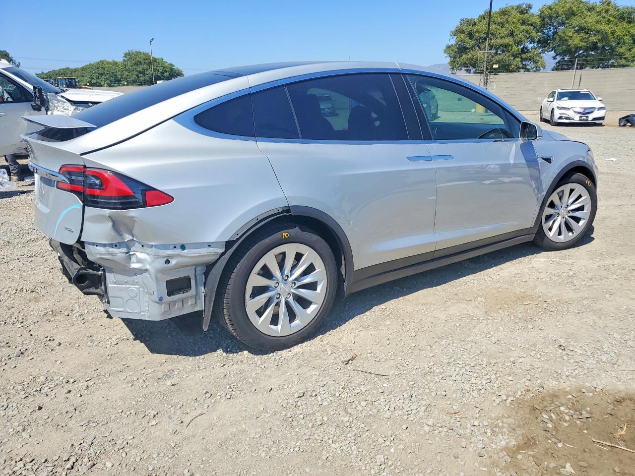 2017 Tesla Model X - Фото 3