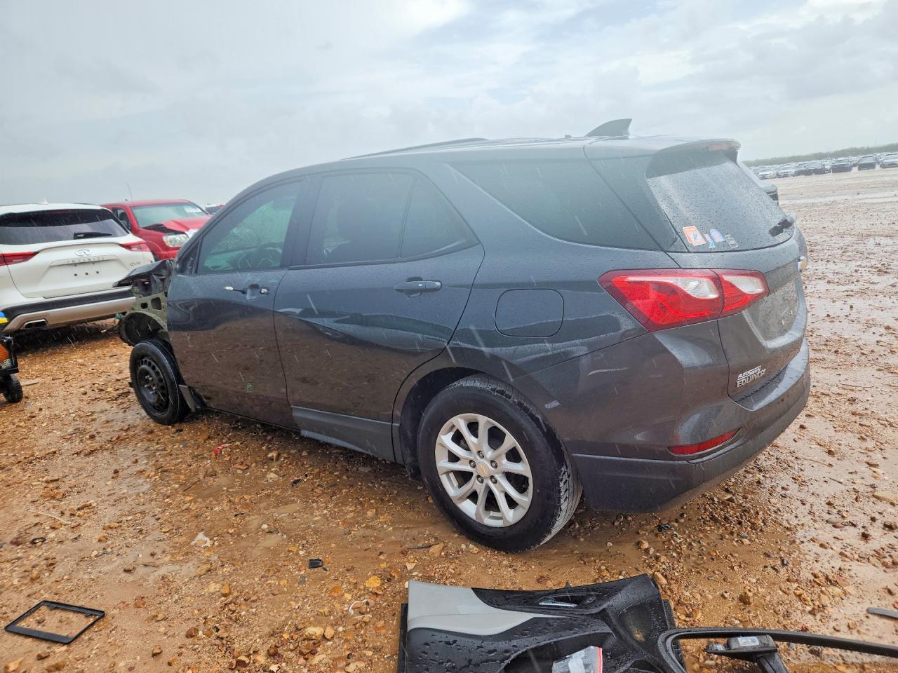 2019 Chevrolet Equinox Ls - Image 2