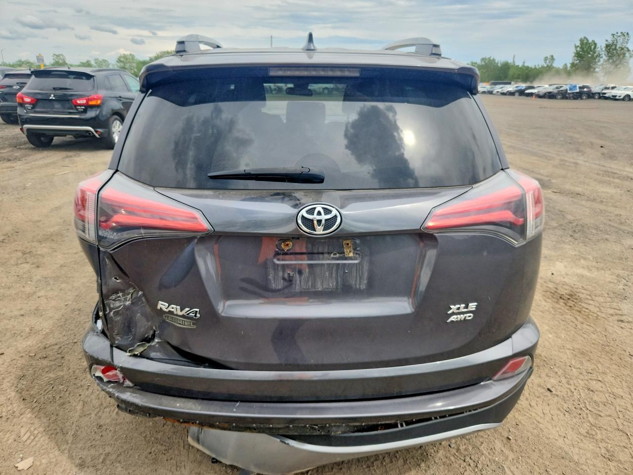 2018 Toyota Rav4 Xle - Image 6