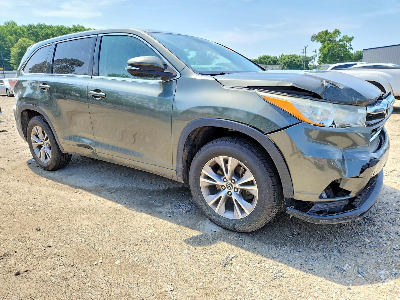 2016 Toyota Highlander Le Plus - Фото 4