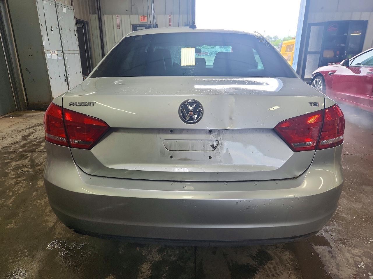 2014 Volkswagen Passat S - Image 6