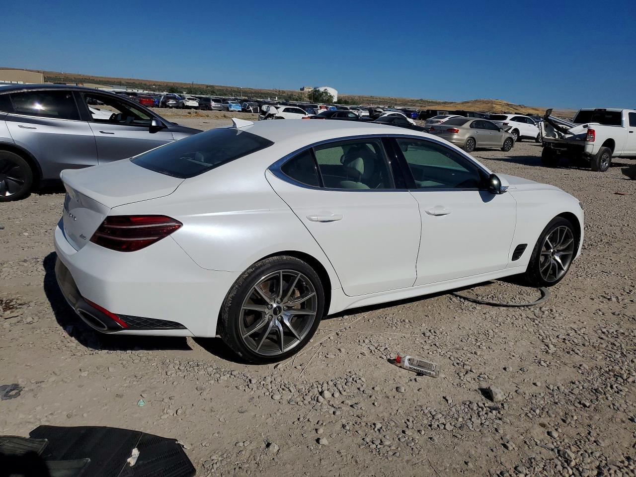 2024 Genesis G70 2.5T Standard - Image 3