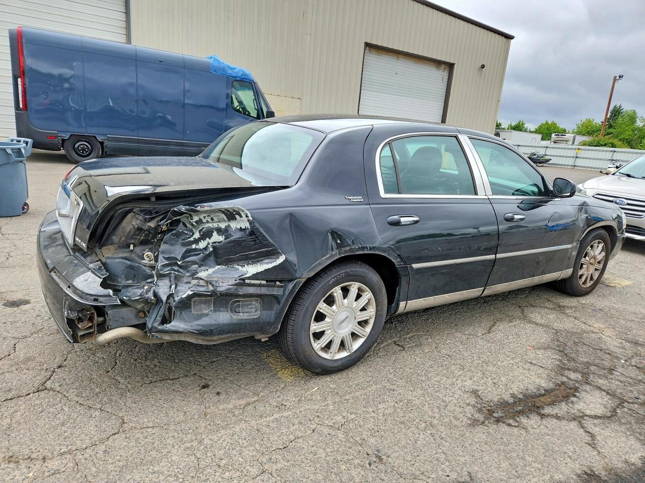 2009 Lincoln Town Car Signature Limited - Фото 3