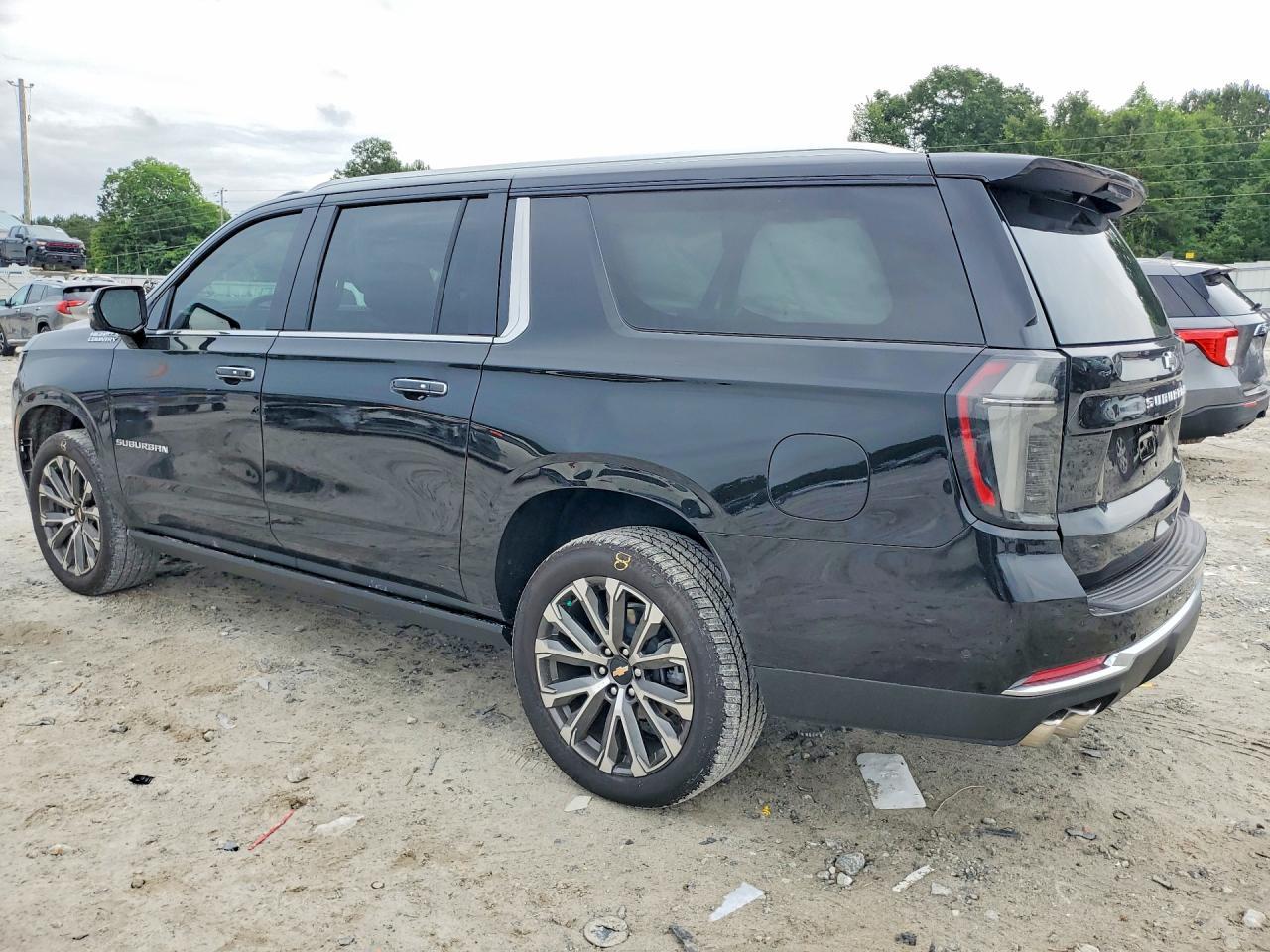 2026 Chevrolet Suburban C1500 High Country - Фото 2