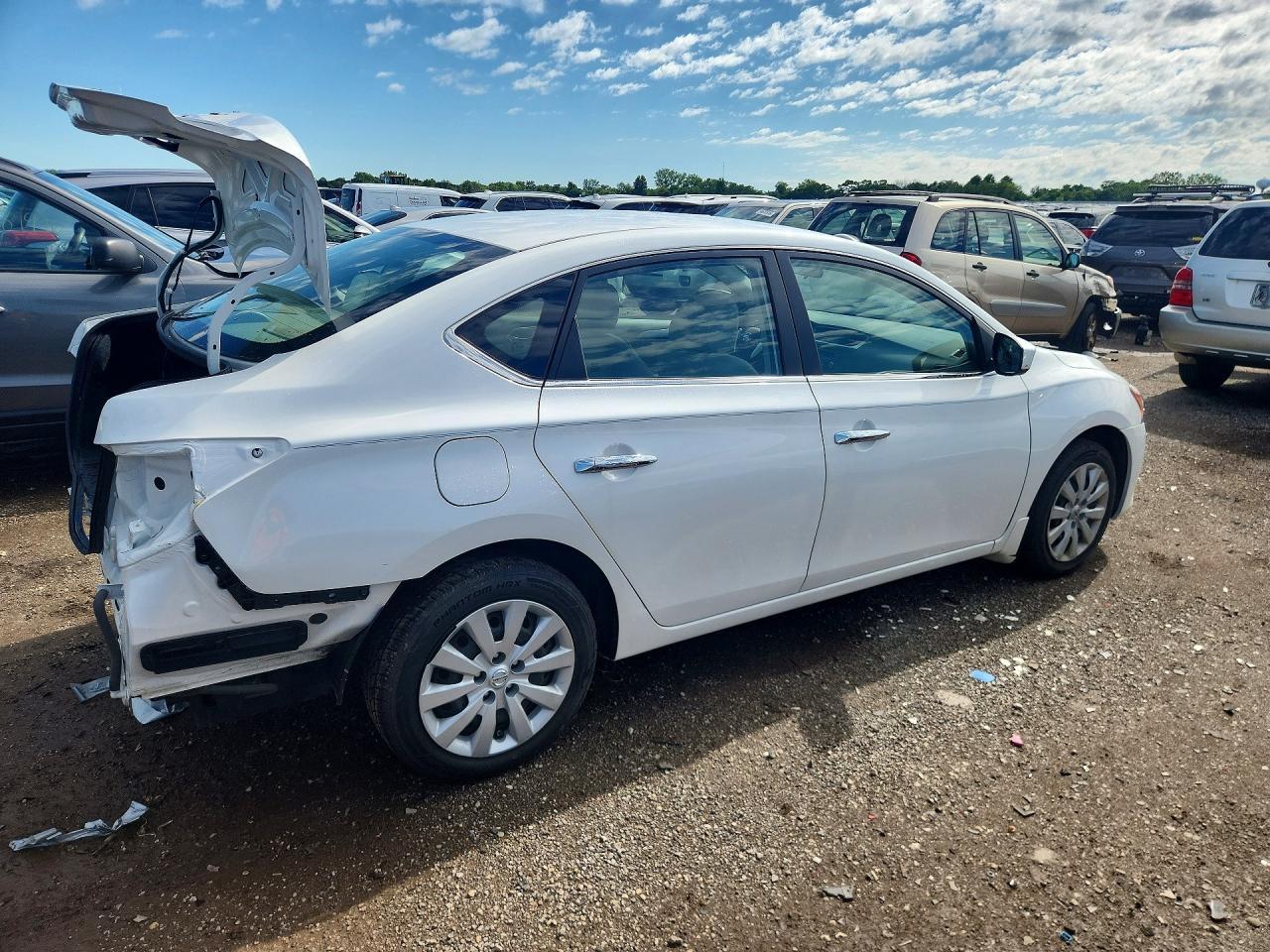 2014 Nissan Sentra S - Фото 3