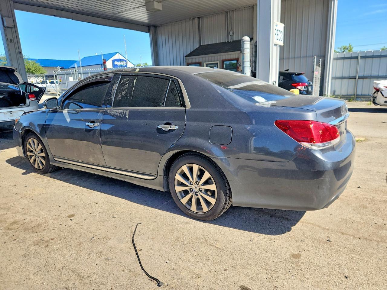 2011 Toyota Avalon Limited - Image 2