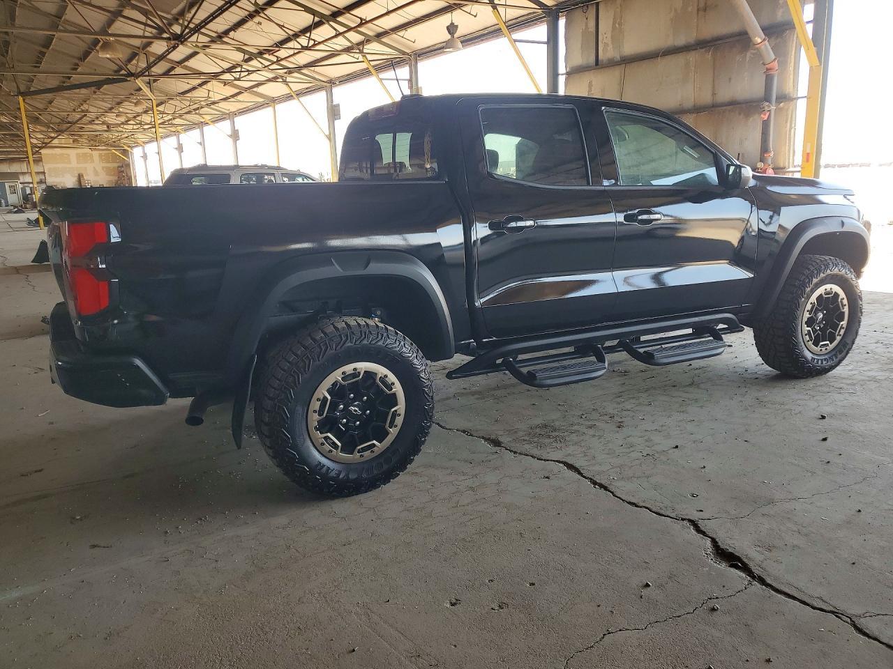 2025 Chevrolet Colorado Zr2 - Image 3