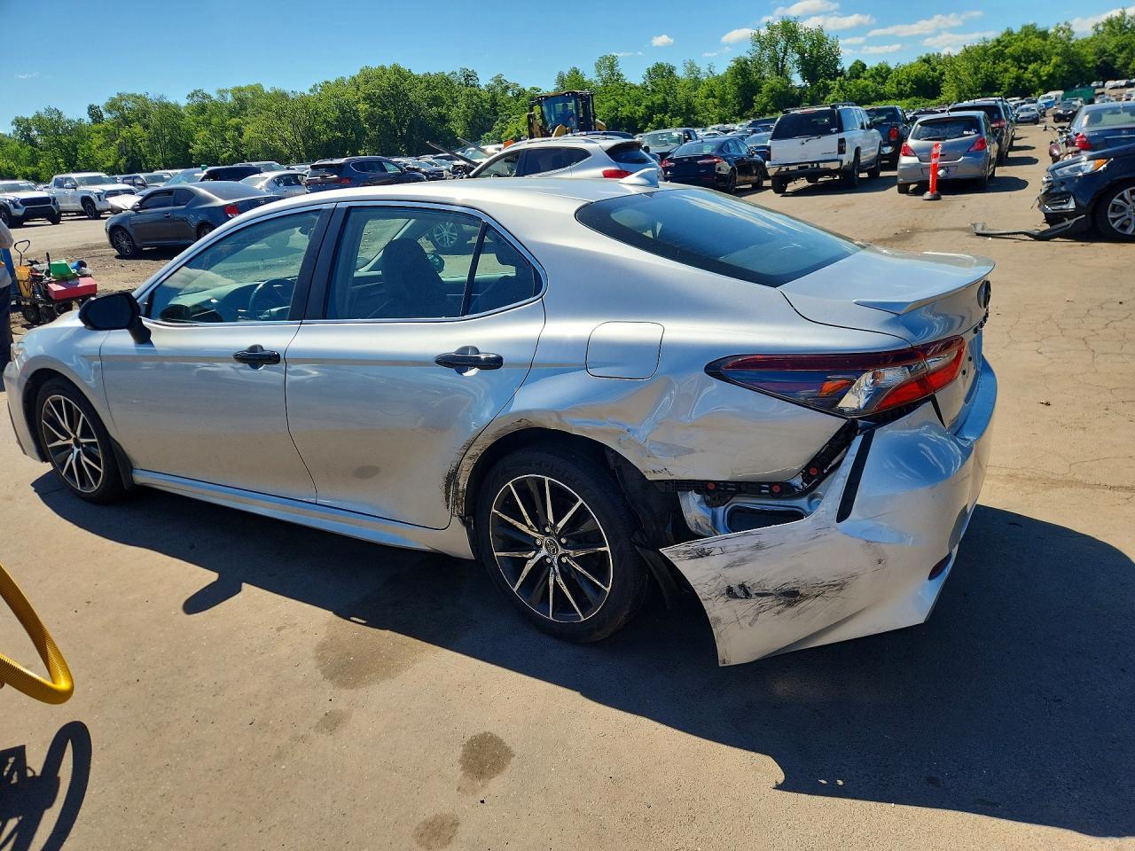 2023 Toyota Camry Se - Фото 2