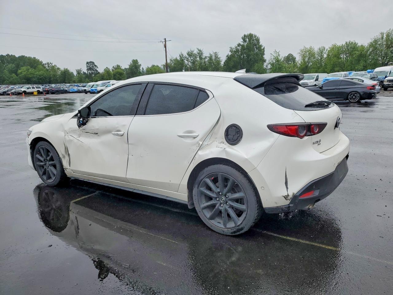 2021 Mazda 3 Premium Plus - Фото 2