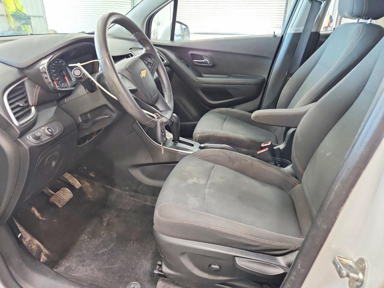 2021 Chevrolet Trax Ls - Image 7