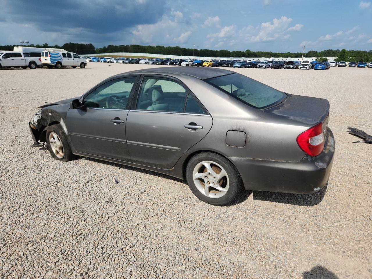 2004 Toyota Camry Le - Image 2