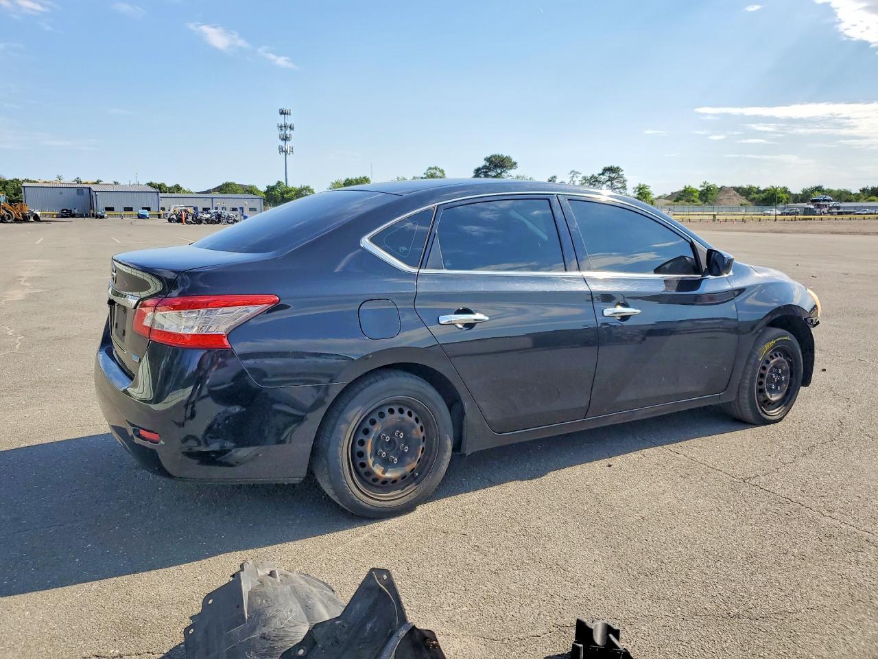 2014 Nissan Sentra S - Image 3