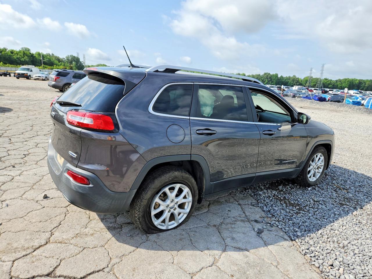 2015 Jeep Cherokee Latitude - Фото 3
