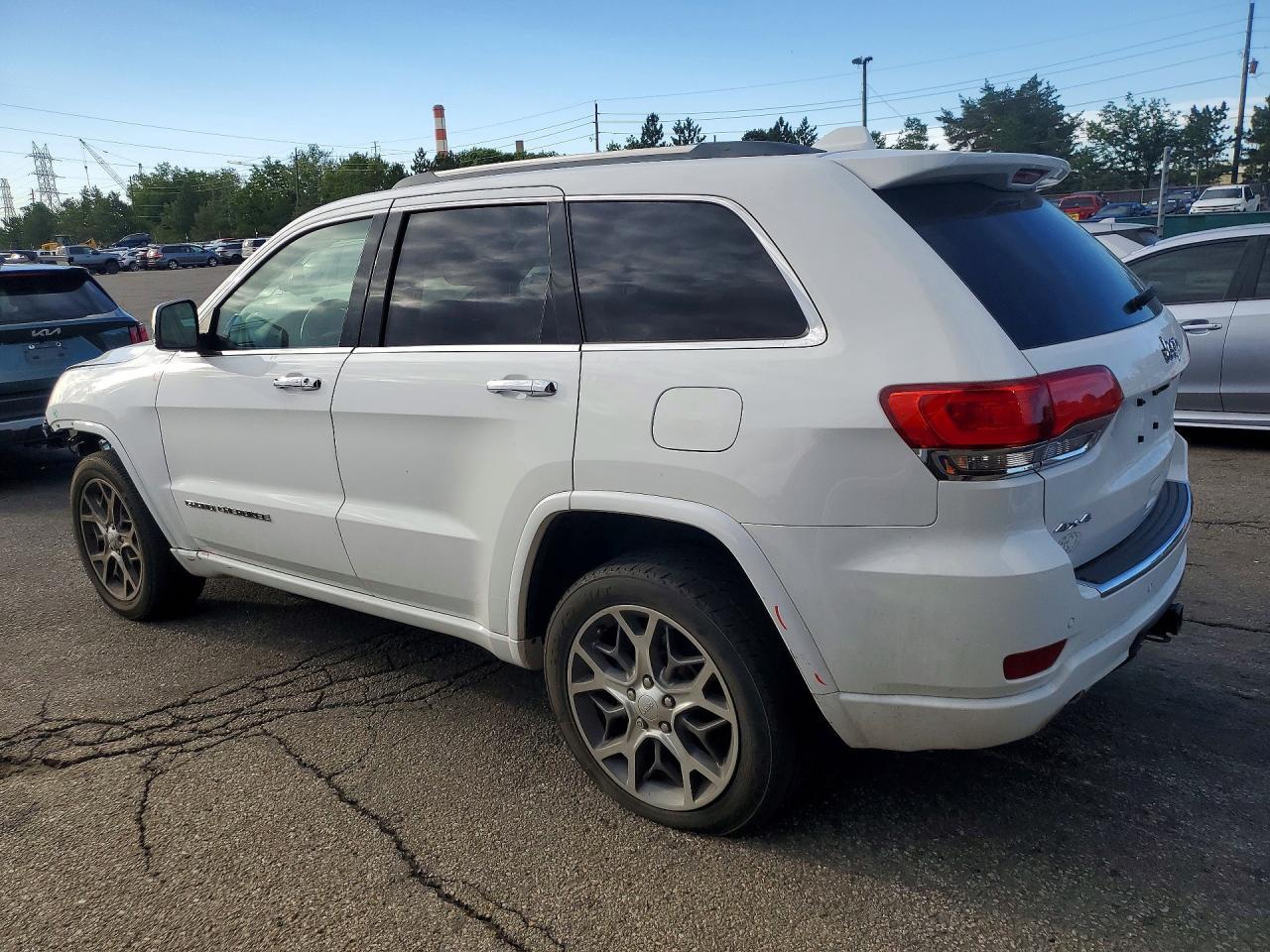 2020 Jeep Grand Cherokee Overland - Фото 2