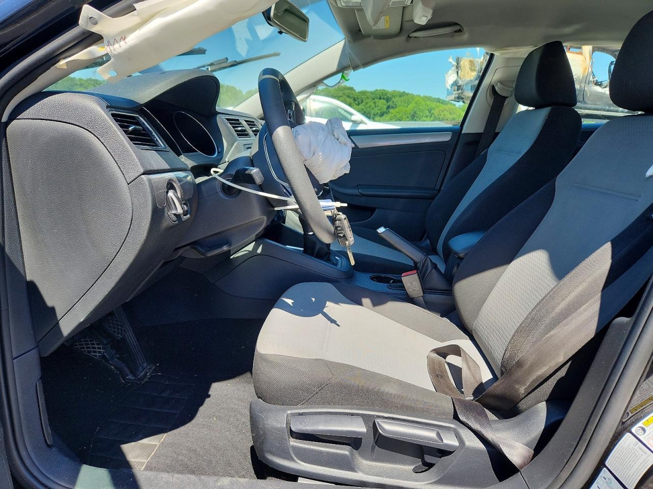 2017 Volkswagen Jetta S - Image 7