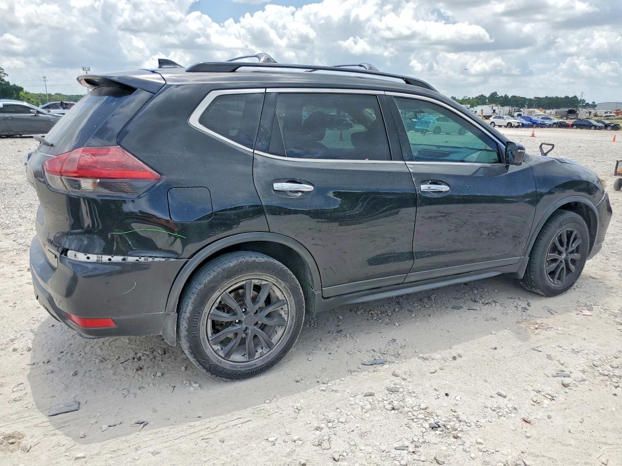 2018 Nissan Rogue S - Image 3