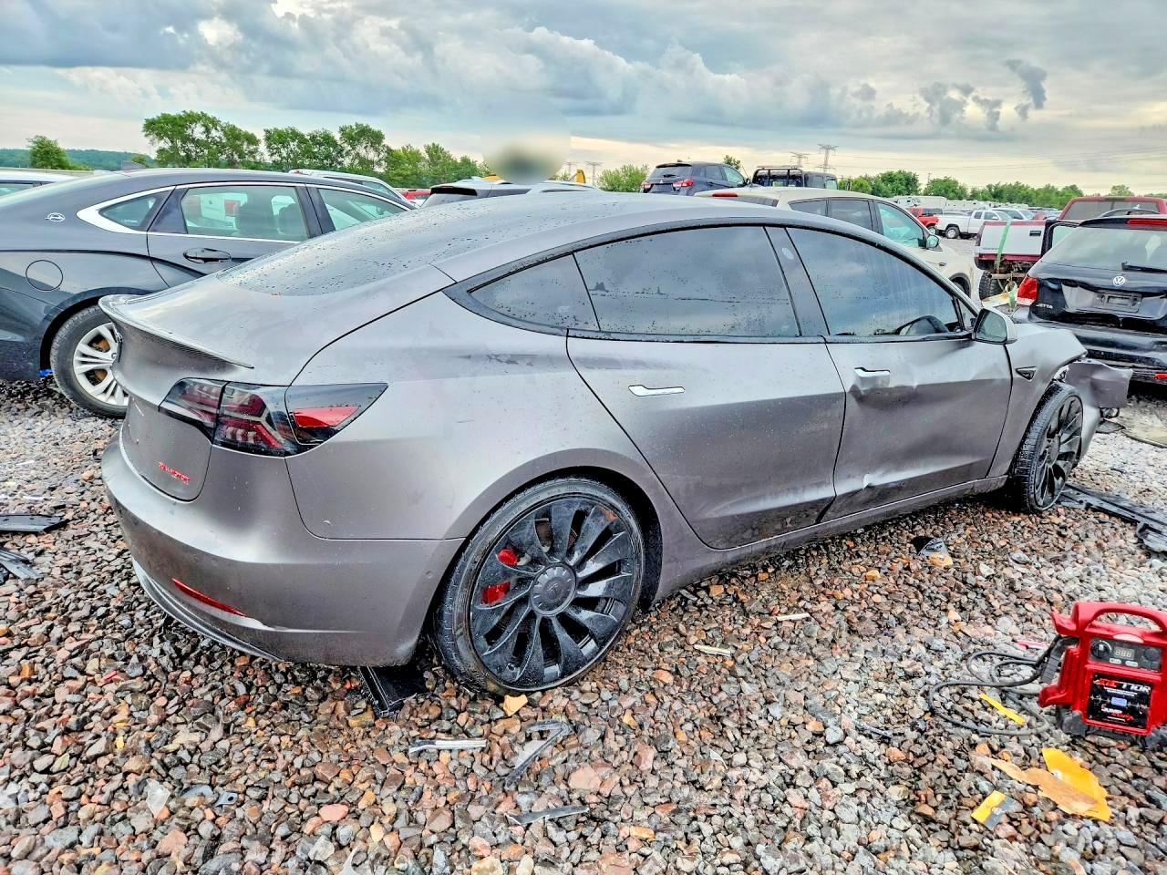 2018 Tesla Model 3 - Фото 3