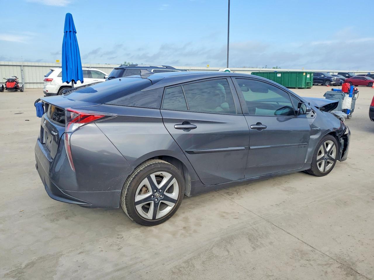 2016 Toyota Prius Four Touring - Фото 3