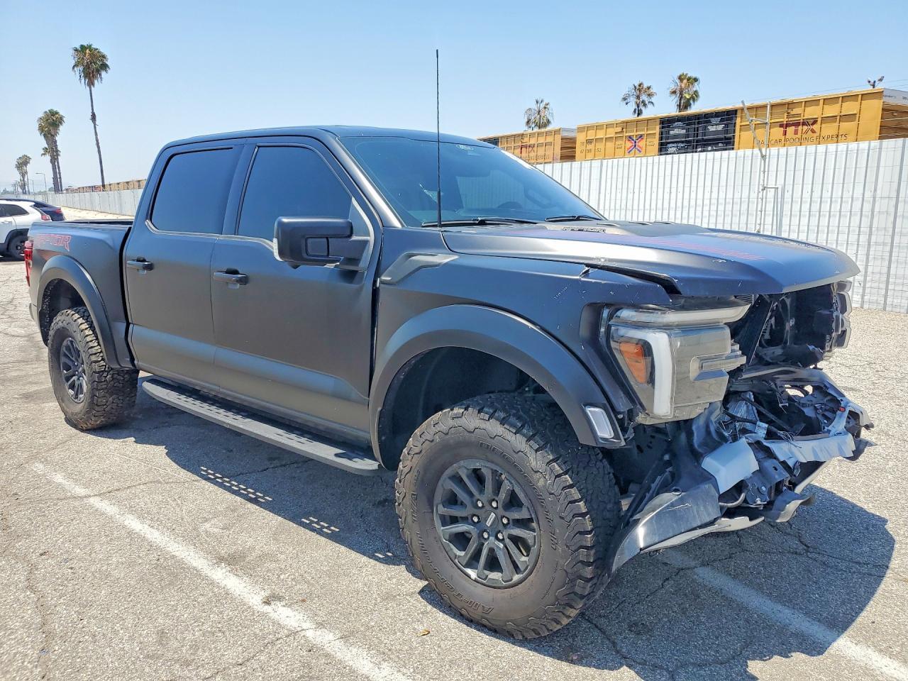 2025 Ford F150 Raptor - Image 4