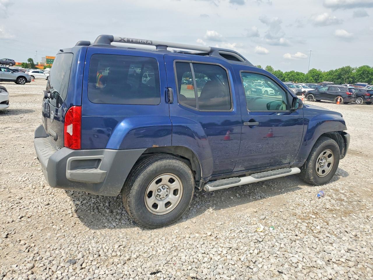 2010 Nissan Xterra X - Image 3