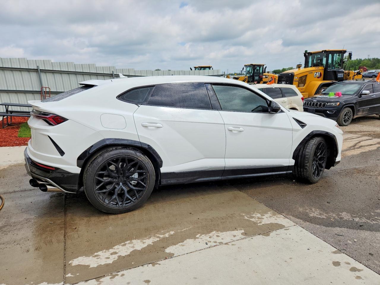 2019 Lamborghini Urus - Image 3