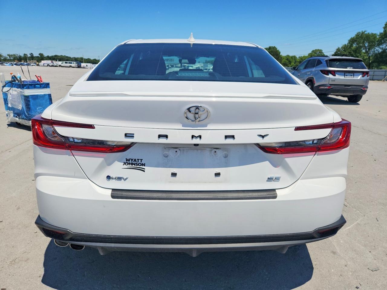 2025 Toyota Camry Se - Image 5