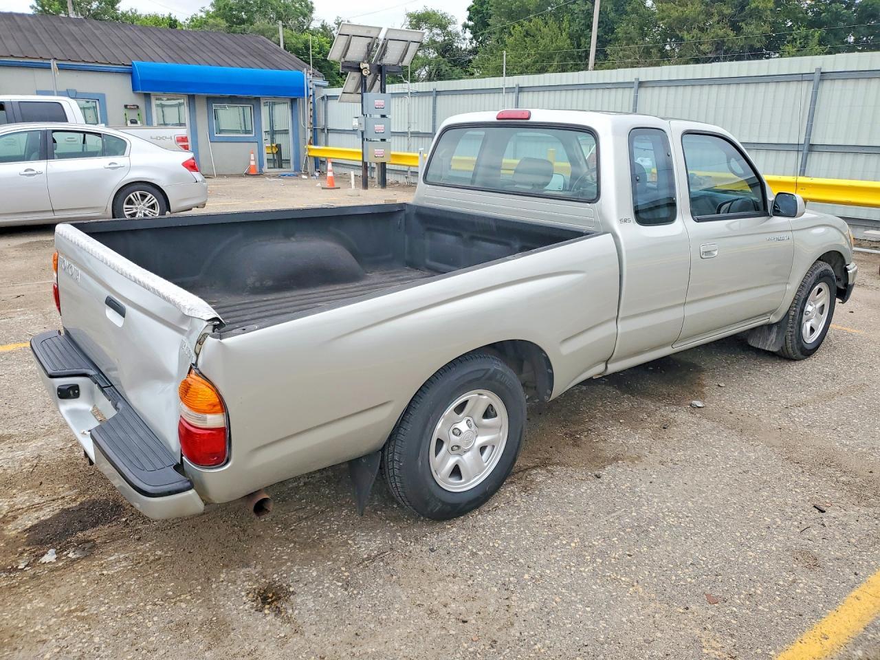2005 Toyota Tacoma - Image 3