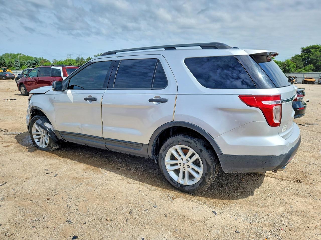 2015 Ford Explorer - Image 2