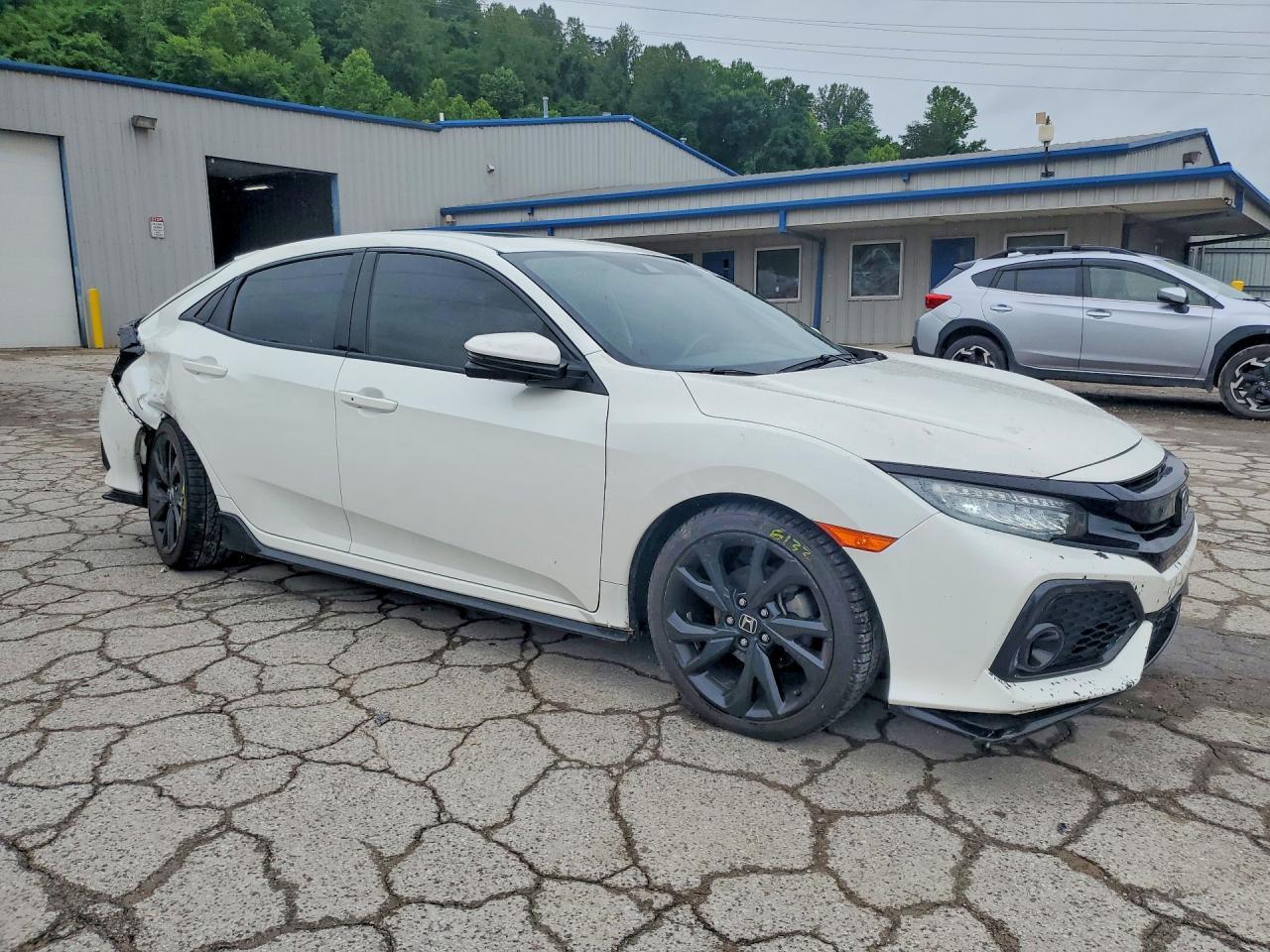 2018 Honda Civic Sport Touring - Фото 4