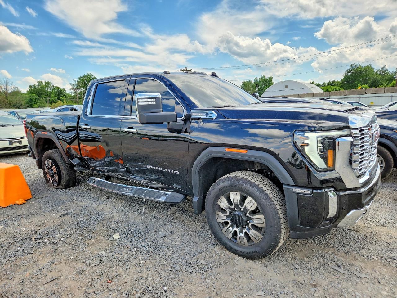 2026 GMC Sierra K2500 Denali - Image 4