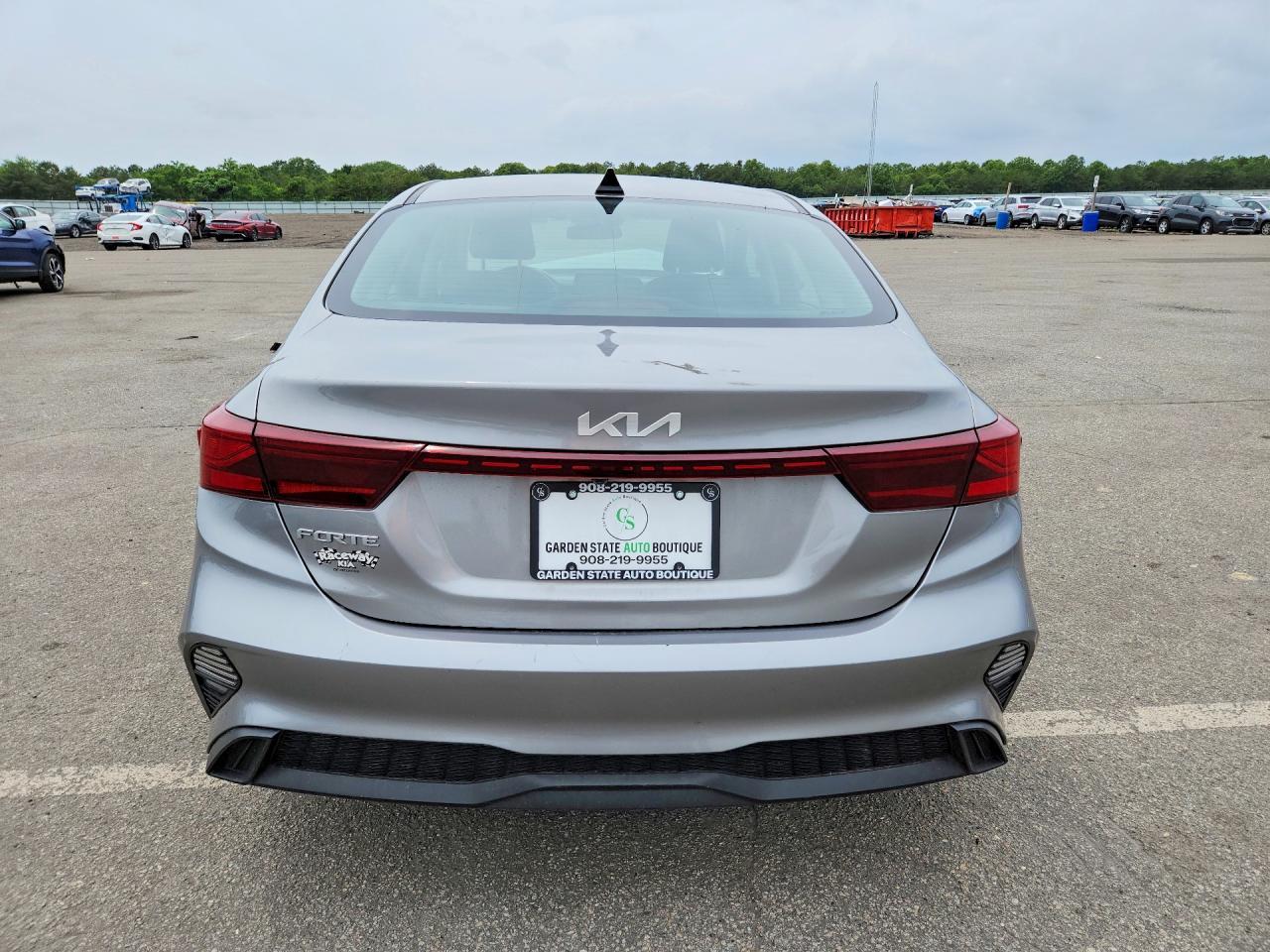 2023 Kia Forte Gt Line - Image 6