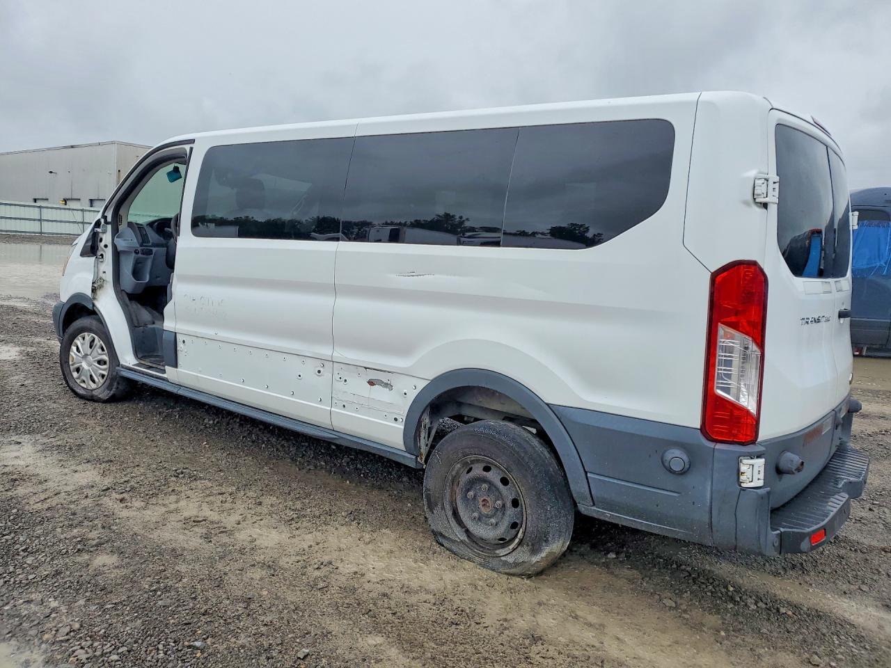 2015 Ford Transit T-350 - Фото 2