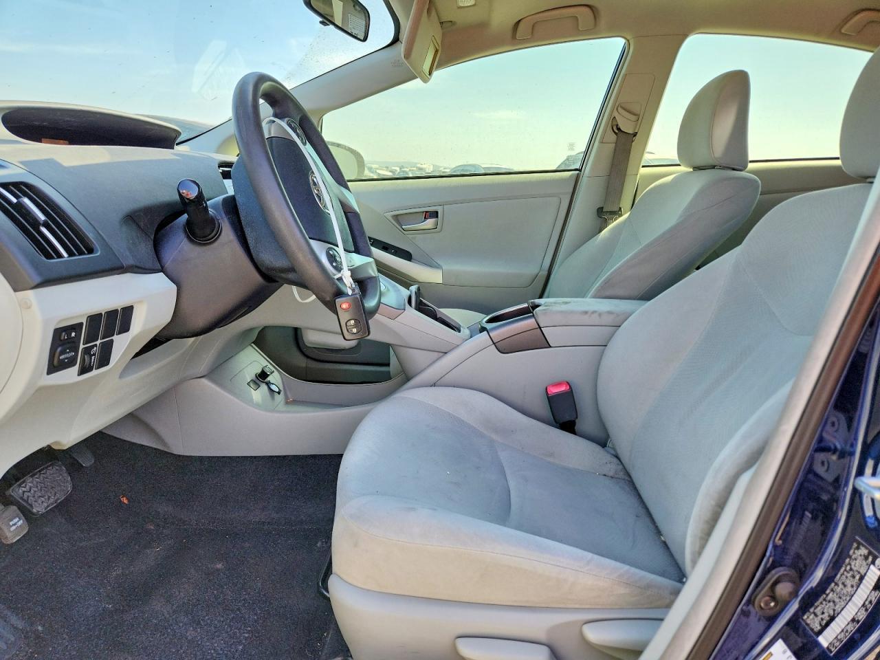 2012 Toyota Prius Two - Фото 7