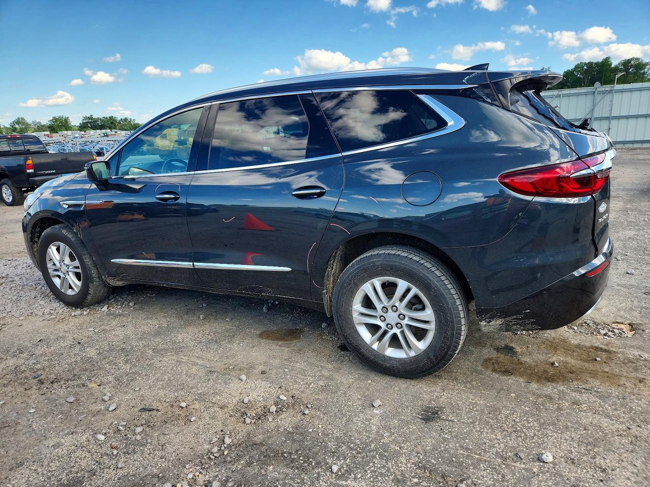 2018 Buick Enclave Premium - Фото 2