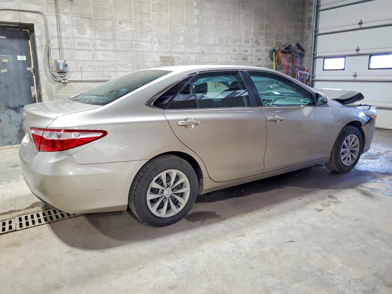 2016 Toyota Camry Le - Image 3