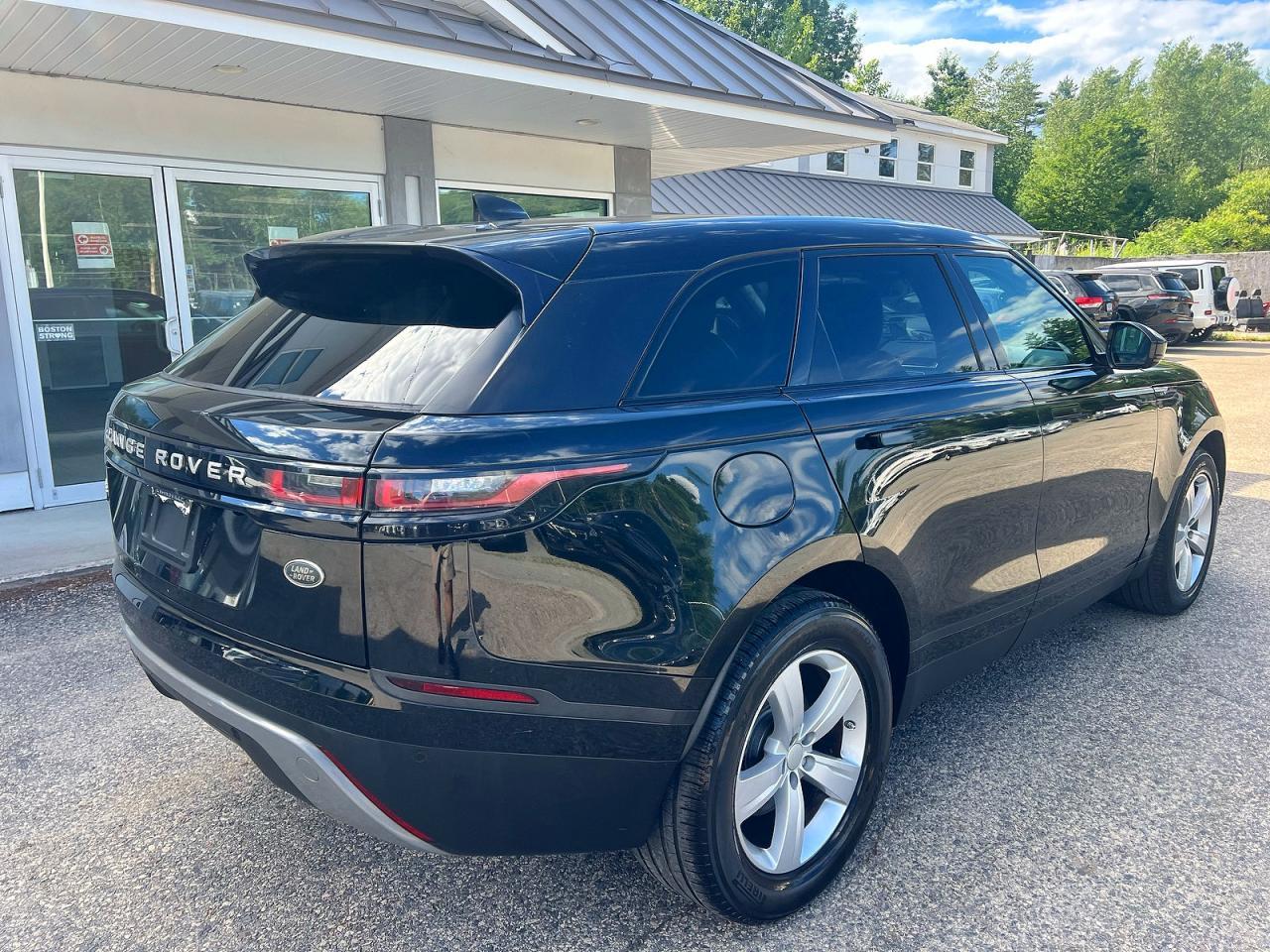 2020 Land Rover Range Rover Velar R-Dynamic S - Image 4