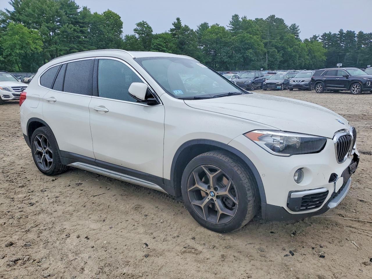 2018 BMW X1 xDrive28I - Фото 4