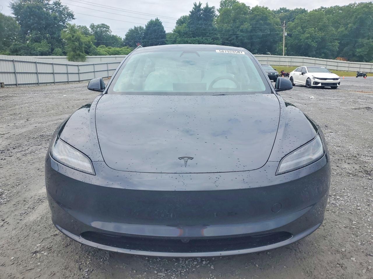 2026 Tesla Model 3 - Фото 5