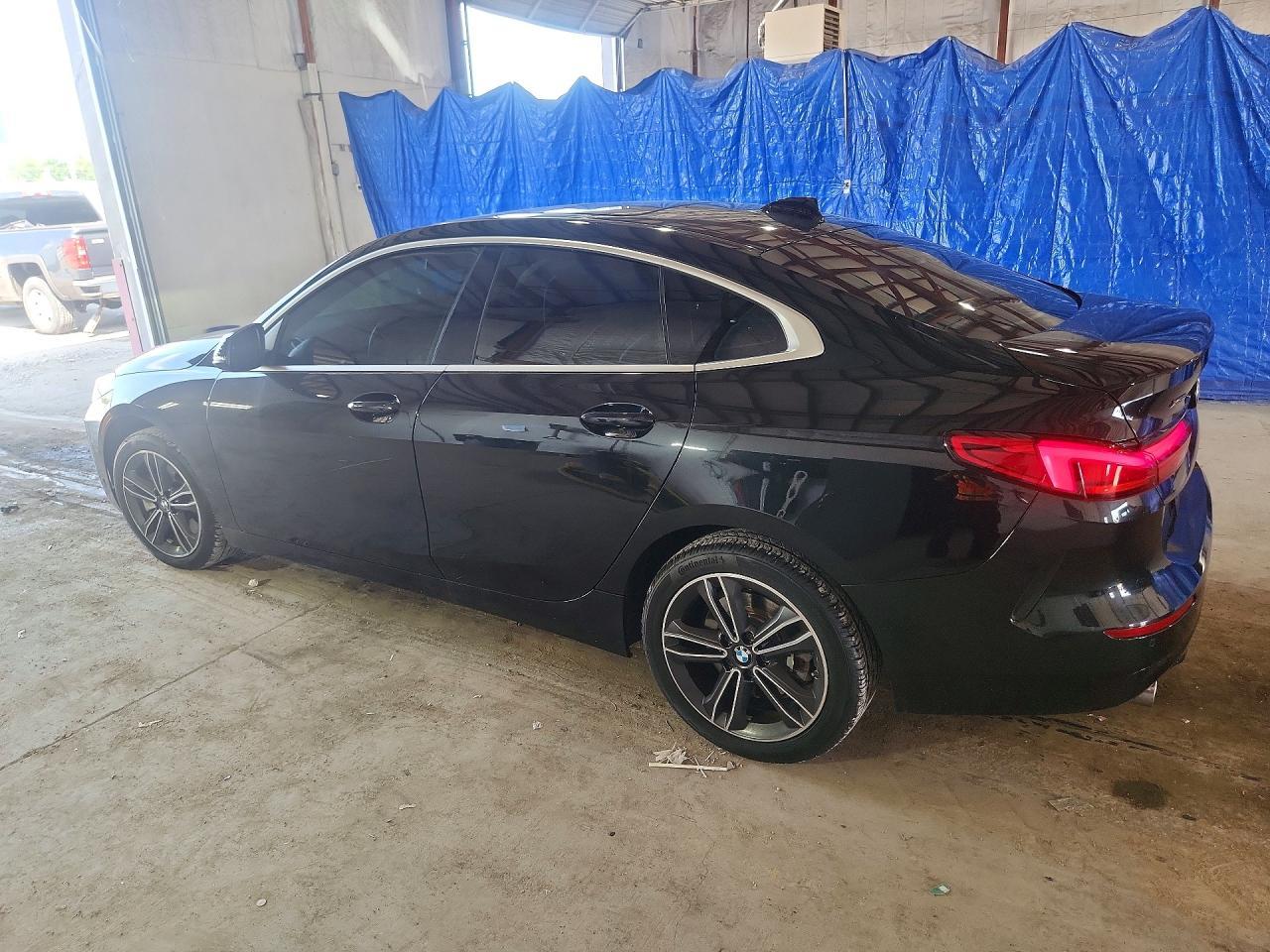 2022 BMW 228Xi - Фото 2
