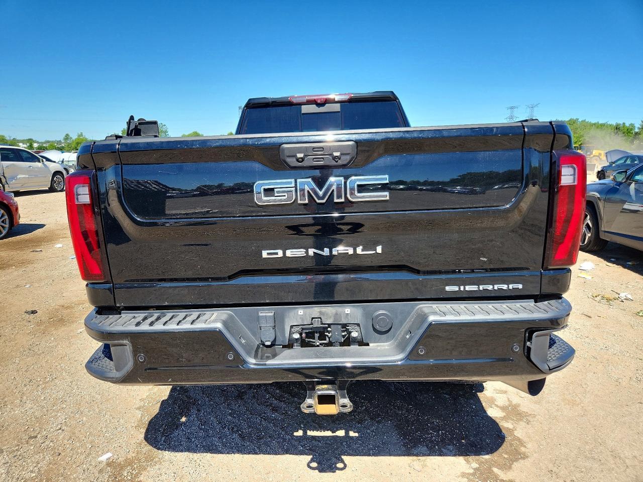 2024 GMC Sierra K3500 Denali Ultimate - Image 6