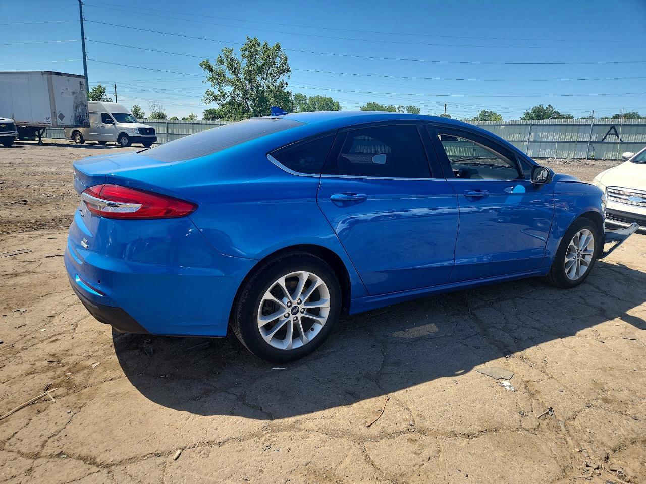 2020 Ford Fusion Se - Фото 3