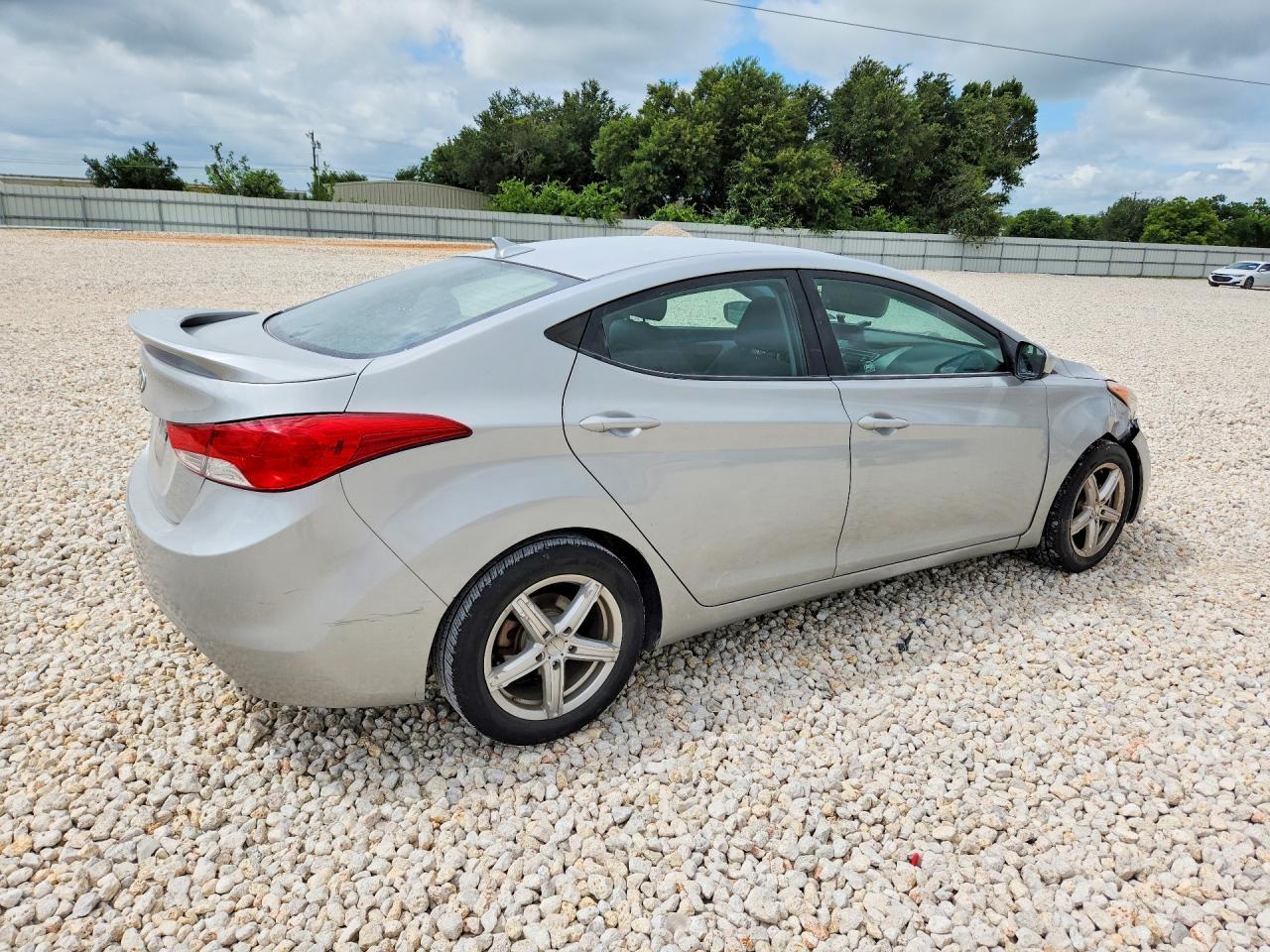 2013 Hyundai Elantra Gls - Image 3