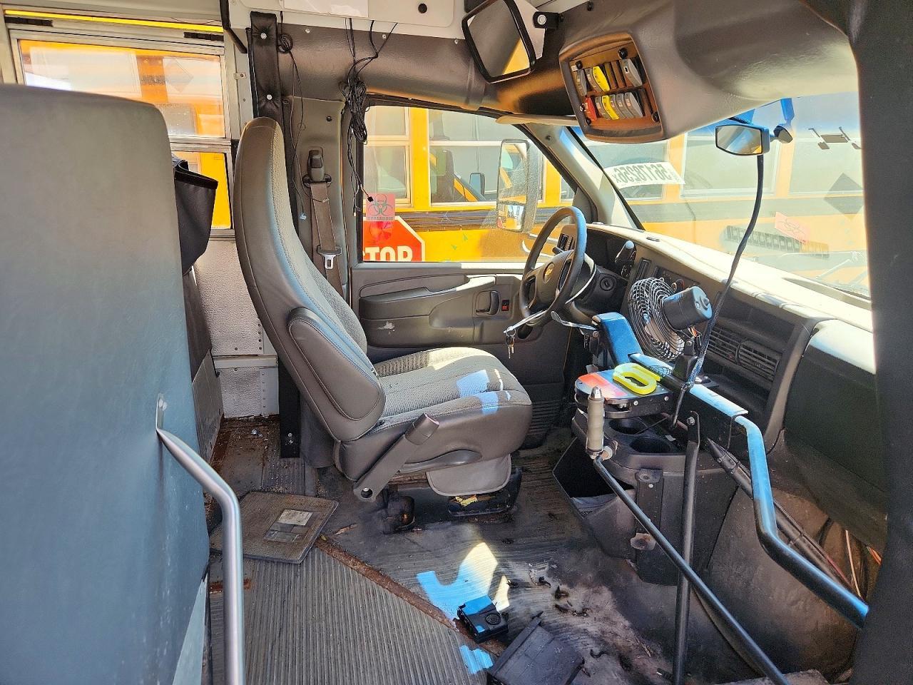 2012 Chevrolet Express G4 - School Bus - Фото 5