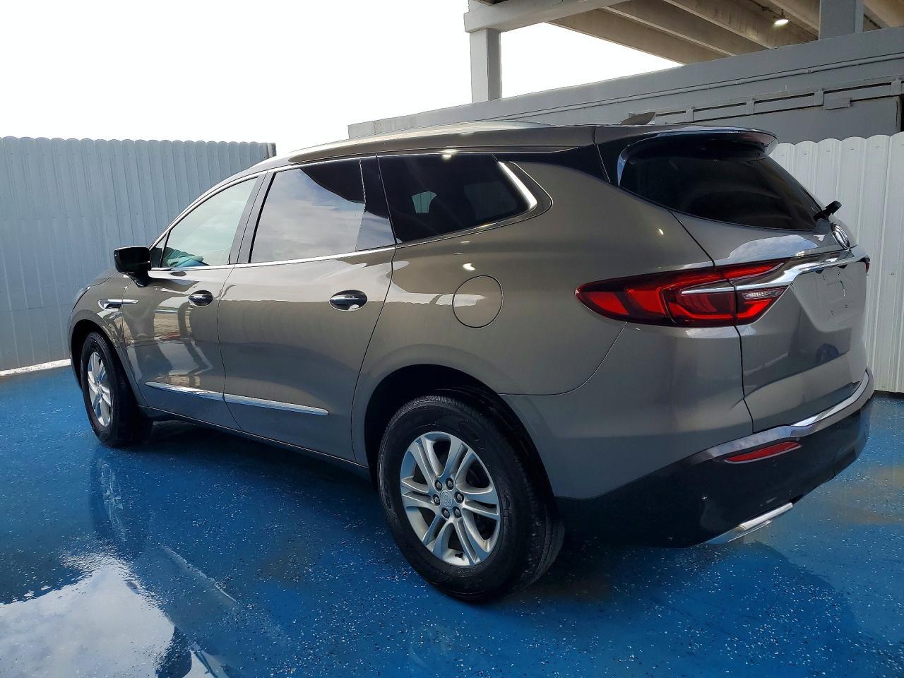 2018 Buick Enclave Essence - Image 2