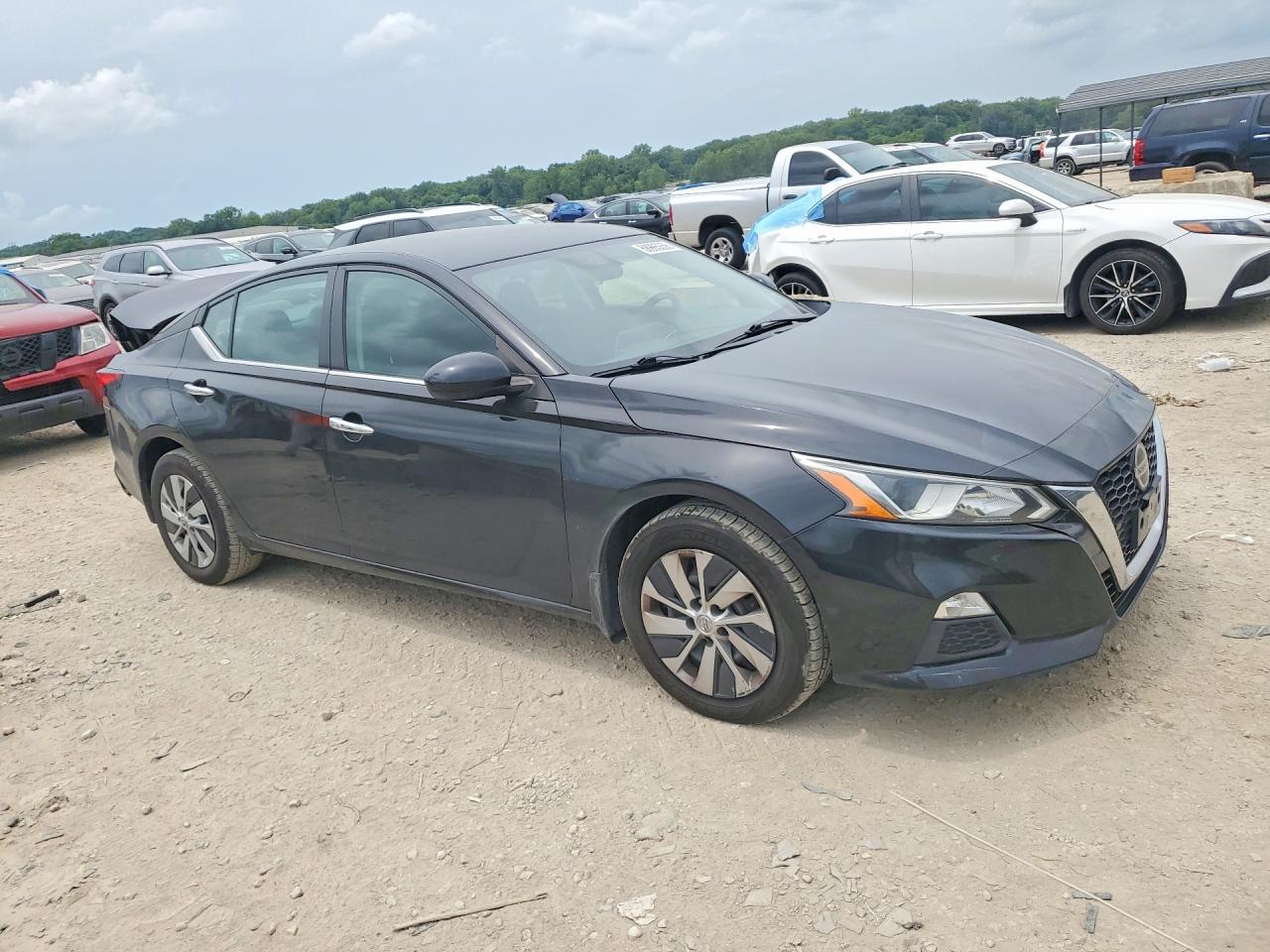 2019 Nissan Altima S - Фото 4