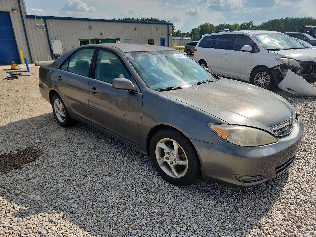 2004 Toyota Camry Le - Image 4