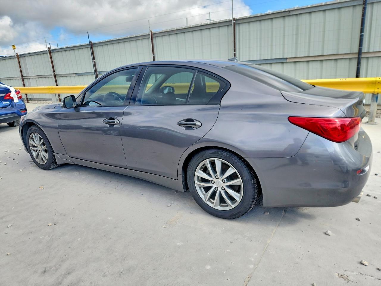 2014 Infiniti Q50 Premium - Image 2