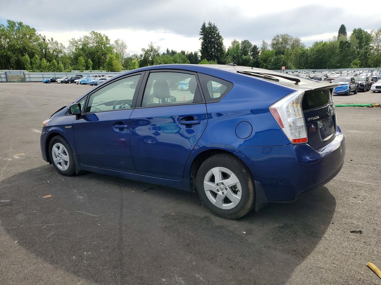 2011 Toyota Prius Four - Фото 2