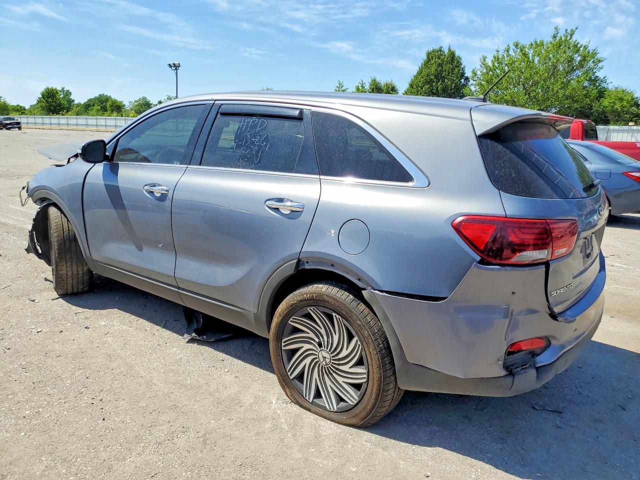 2020 Kia Sorento S - Фото 2