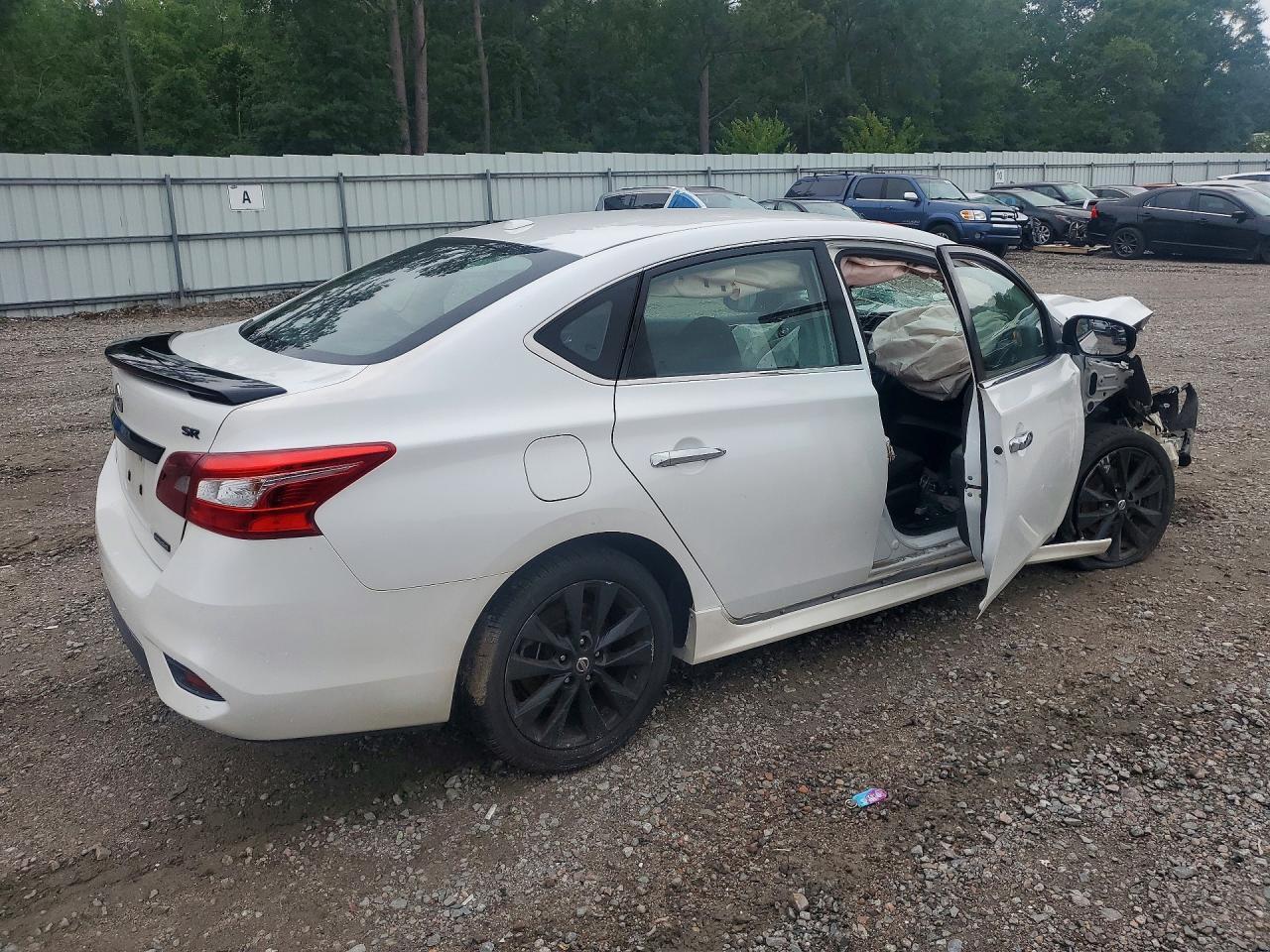 2018 Nissan Sentra Sr - Image 3
